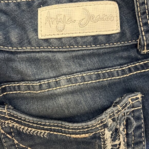 Ariya Jeans Juniors Size 13/14 Raw Hem Cut Off Cropped Embellished Distressed - Picture 5 of 11